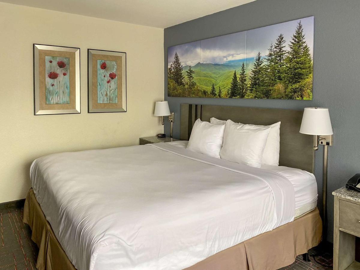 Clarion Pointe - Greensboro Coliseum Area Extérieur photo