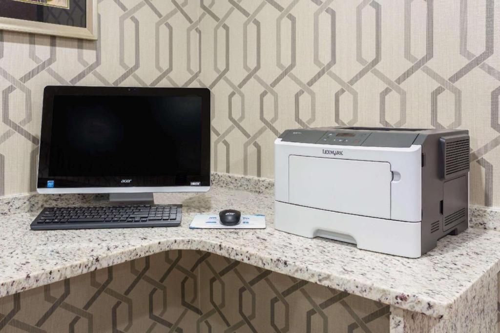 Clarion Pointe - Greensboro Coliseum Area Extérieur photo