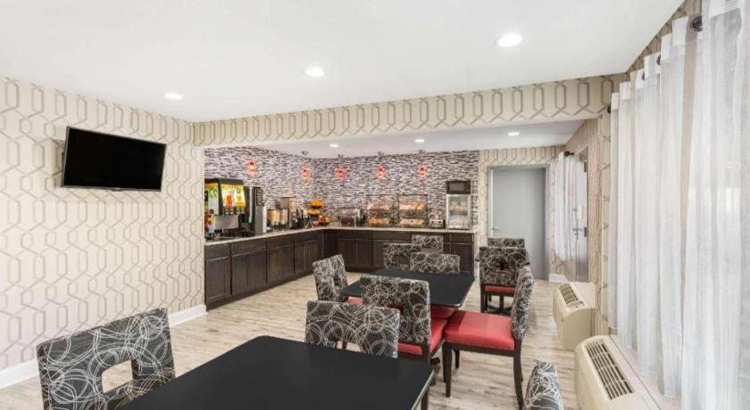 Clarion Pointe - Greensboro Coliseum Area Extérieur photo