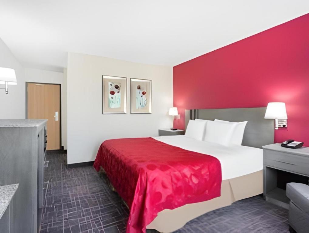 Clarion Pointe - Greensboro Coliseum Area Extérieur photo