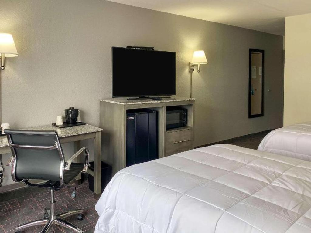 Clarion Pointe - Greensboro Coliseum Area Extérieur photo