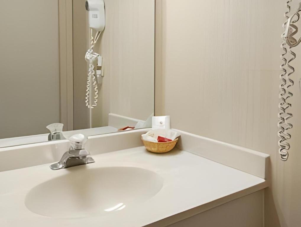 Clarion Pointe - Greensboro Coliseum Area Extérieur photo